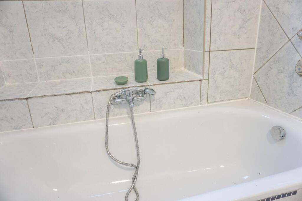 Apartment In Wuppertal - Charmante 3-Zimmer-Oase Mit Kamin Und Badewanne Εξωτερικό φωτογραφία