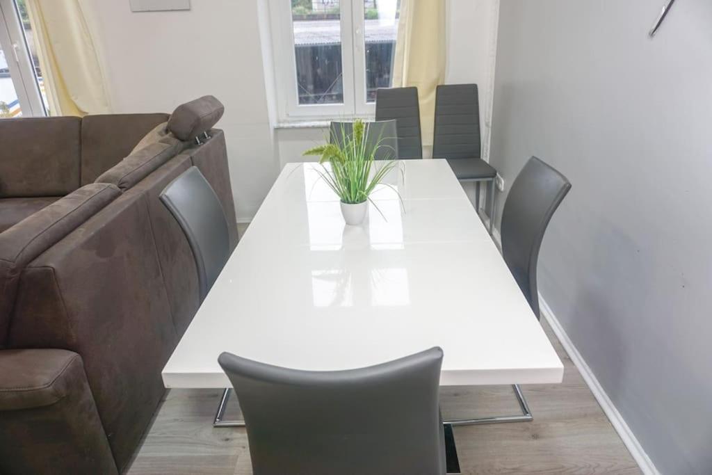 Apartment In Wuppertal - Charmante 3-Zimmer-Oase Mit Kamin Und Badewanne Εξωτερικό φωτογραφία